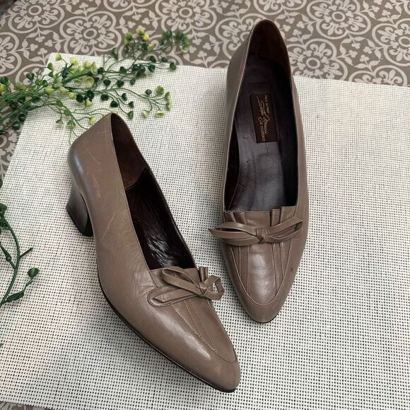 Sesto Meucci Made in Italy Dark Gray Leather Pleated Bow Low Heel Pumps 8.5M - Picture 2 of 9
